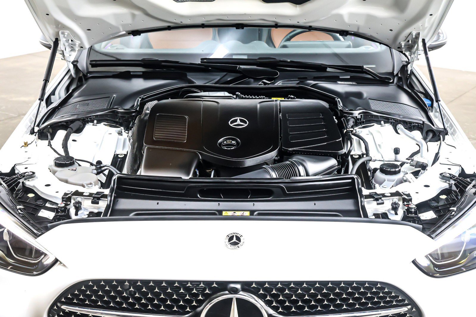 Used 2023 Mercedes-Benz C 300 Sedan image 12