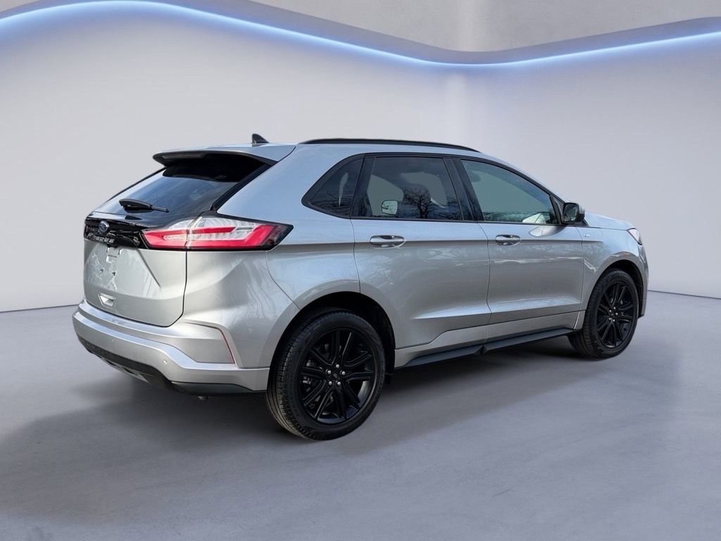 Used 2023 Ford Edge ST-Line image 3
