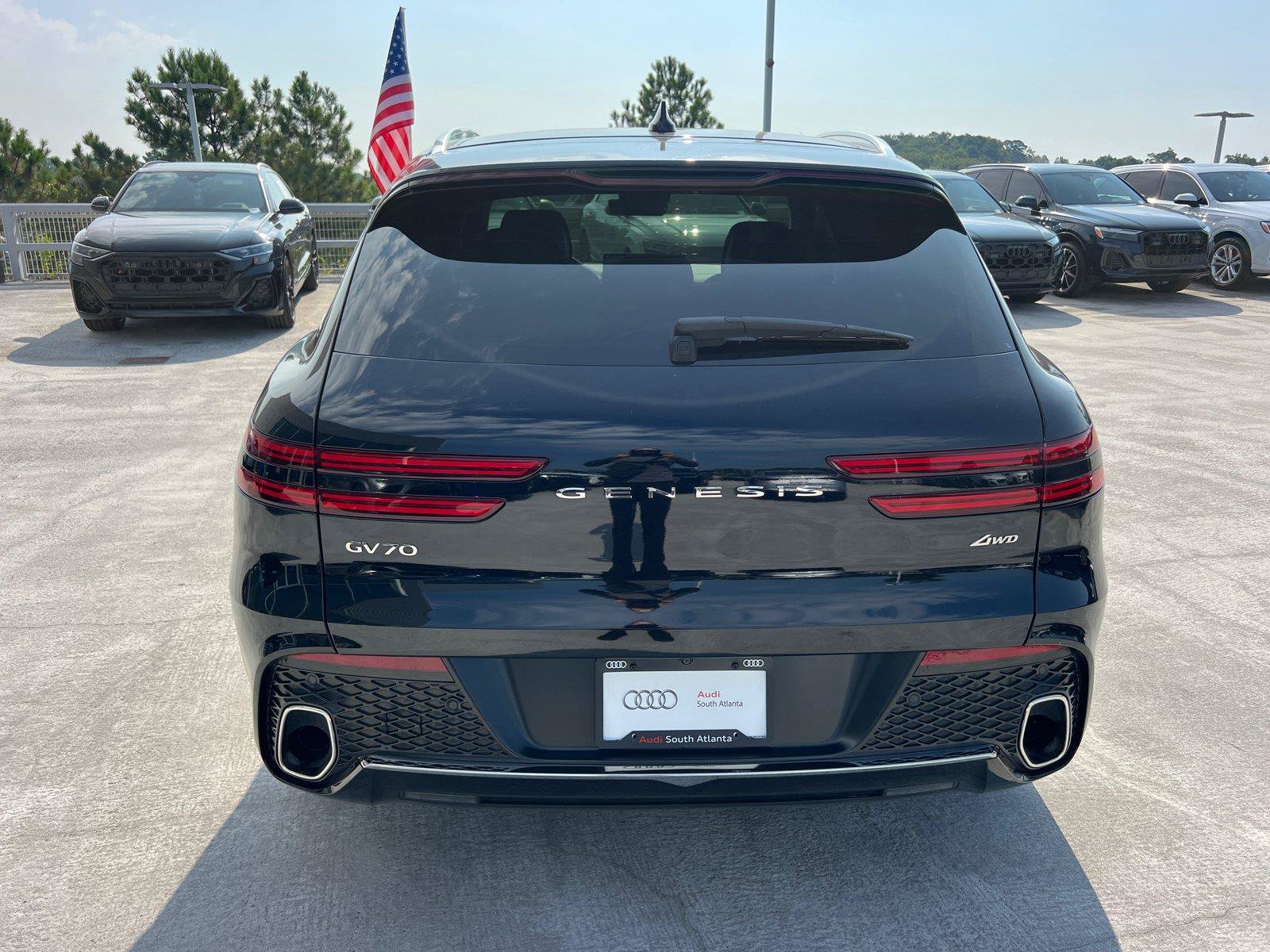 Used 2023 Genesis GV70 2.5T AWD/4WD image 6