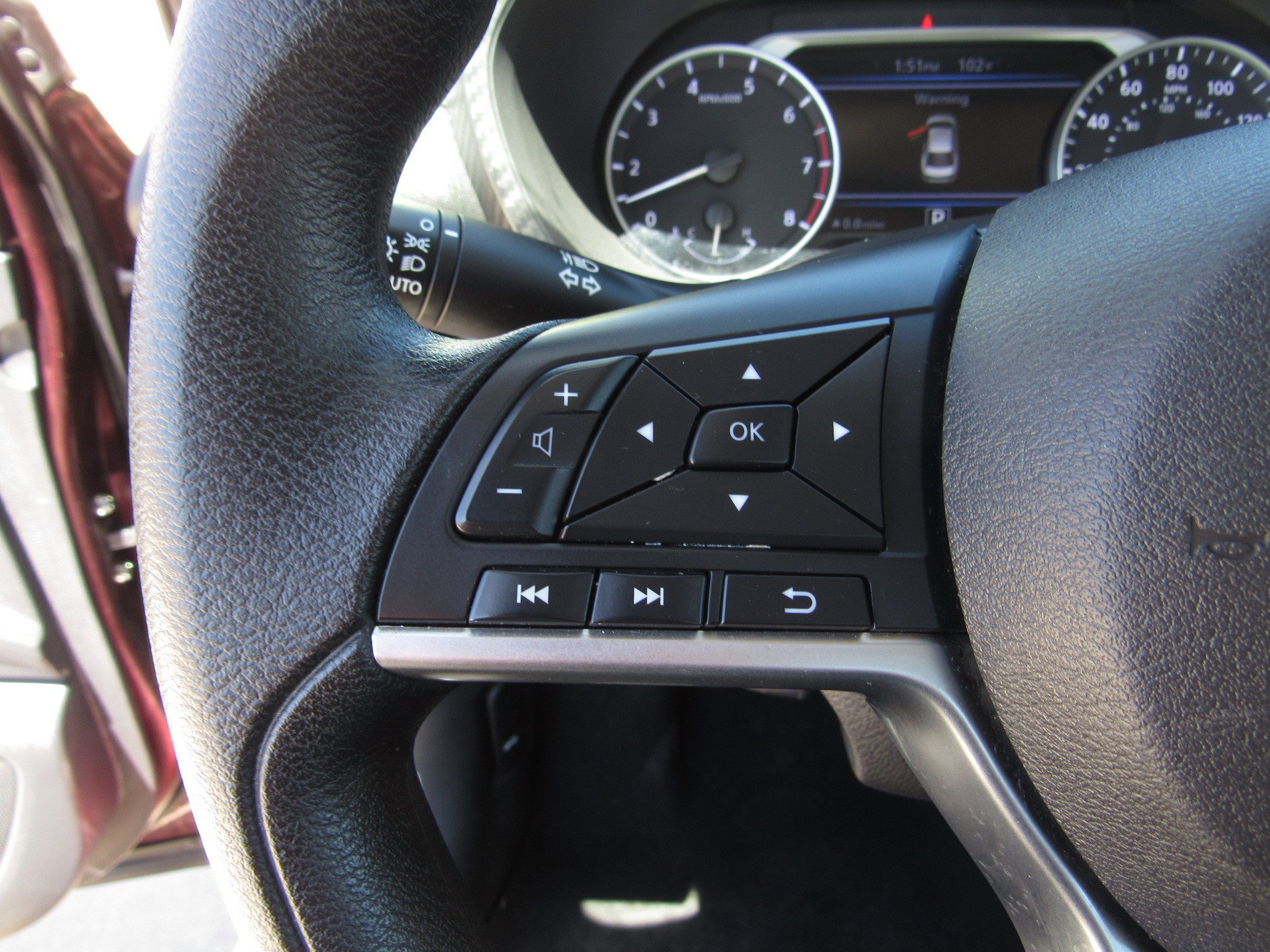 Used 2025 Nissan Sentra SV FWD image 22