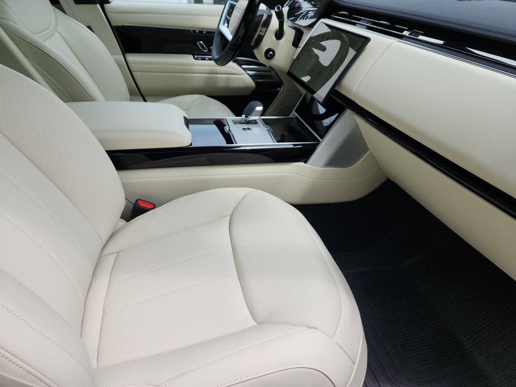 New 2026 Land Rover Range Rover SE AWD/4WD image 3