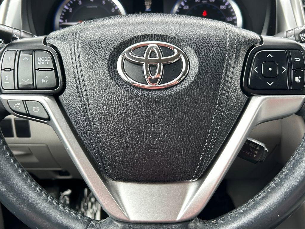 Used 2016 Toyota Highlander XLE image 11