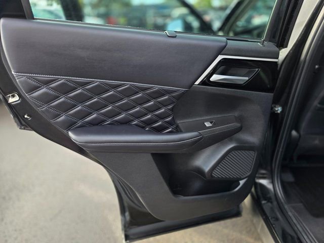 Used 2023 Mitsubishi Outlander SEL image 20