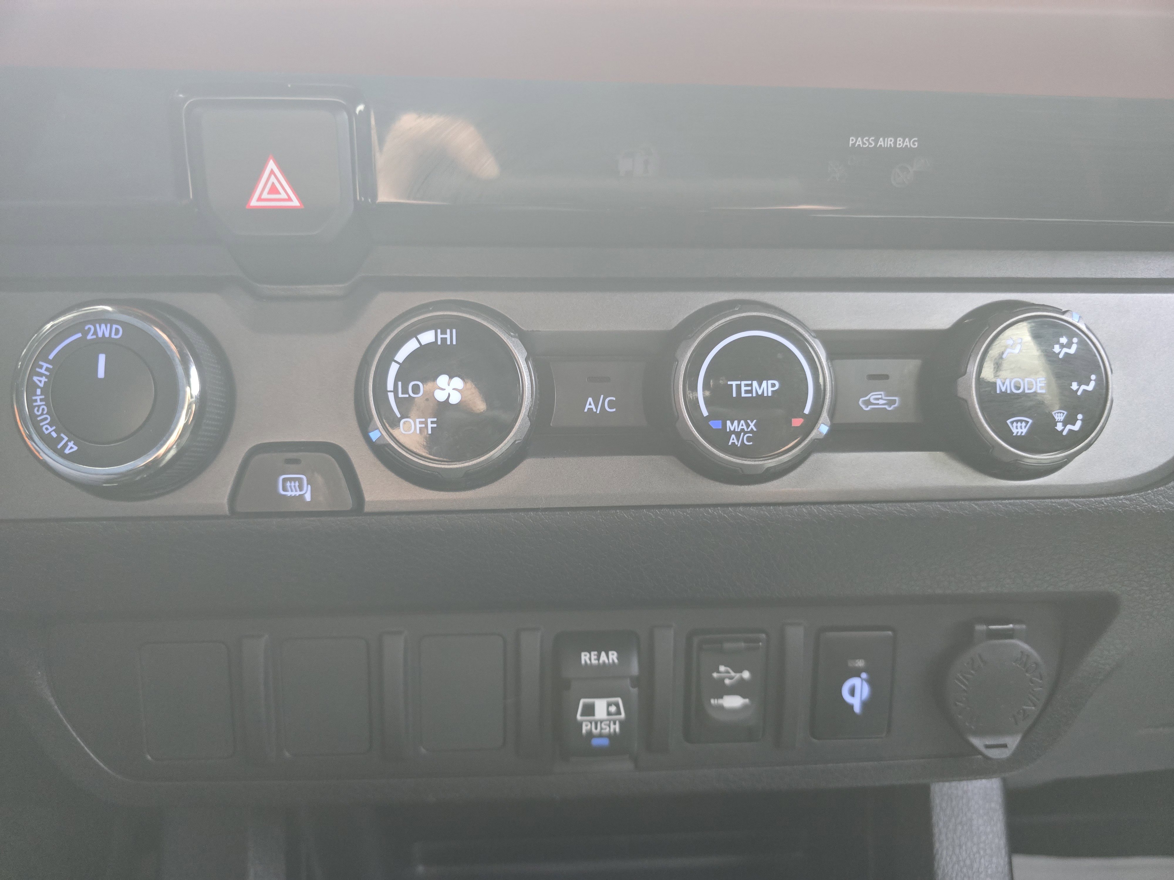 Used 2018 Toyota Tacoma TRD Off-Road image 30