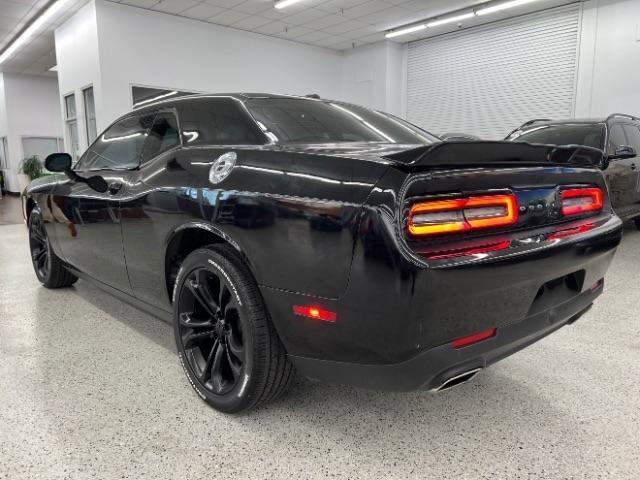 Used 2020 Dodge Challenger SXT RWD image 7