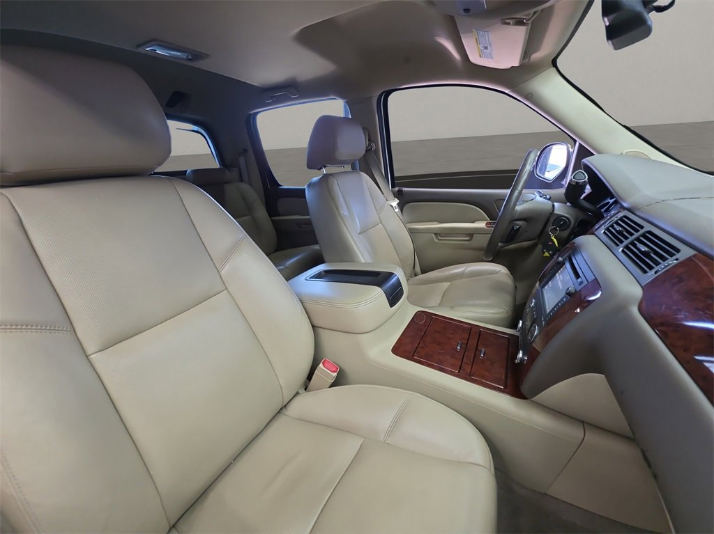 Used 2012 Chevrolet Avalanche LTZ image 18