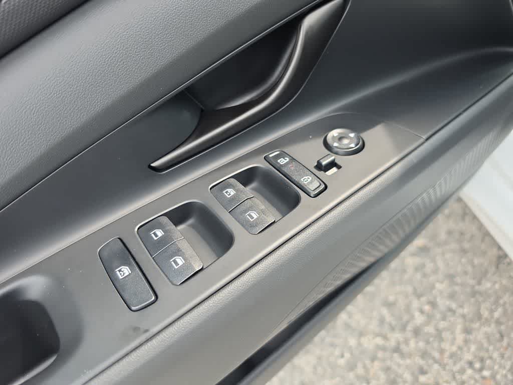 New 2026 Hyundai Elantra SEL Sport FWD image 17