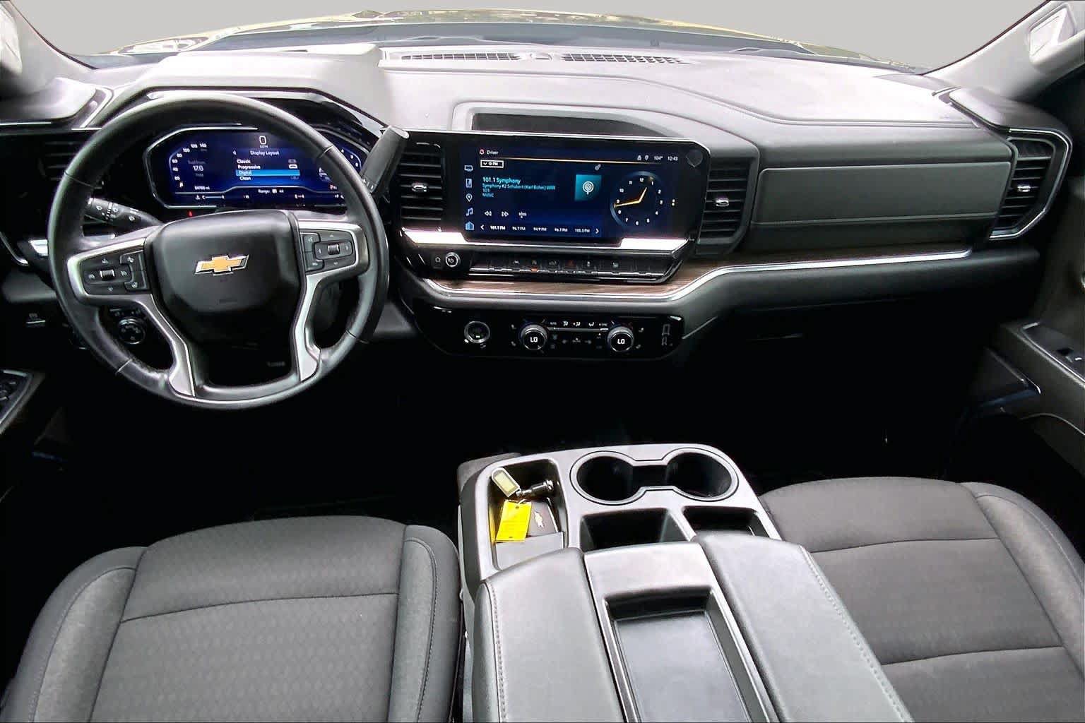 Used 2024 Chevrolet Silverado 1500 LT w/ Protection Package RWD image 16