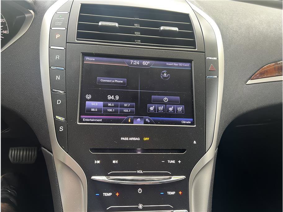 Used 2013 Lincoln MKZ image 15