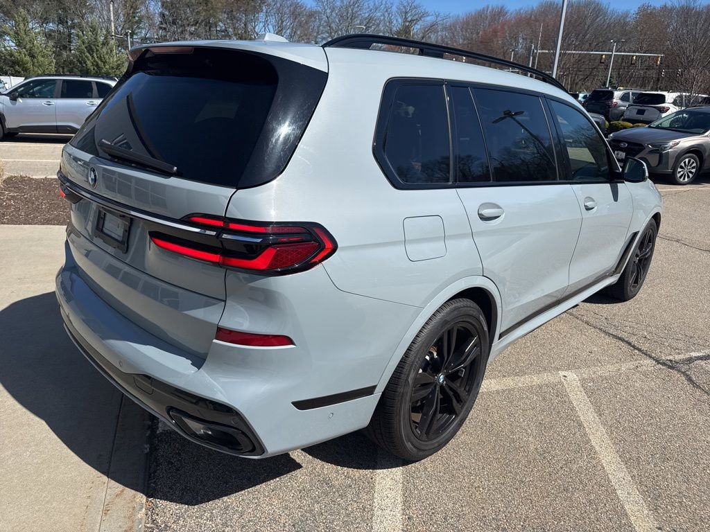 Used 2023 BMW X7 xDrive40i w/ M Sport Package image 2