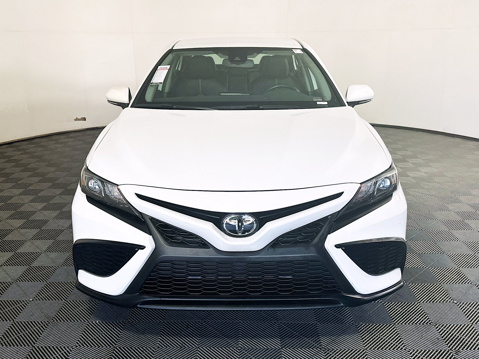 Used 2023 Toyota Camry SE w/ Convenience Package FWD image 8