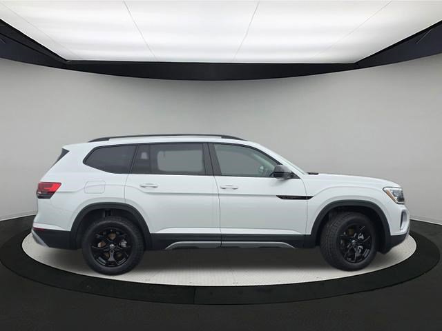 New 2026 Volkswagen Atlas Peak Edition image 8