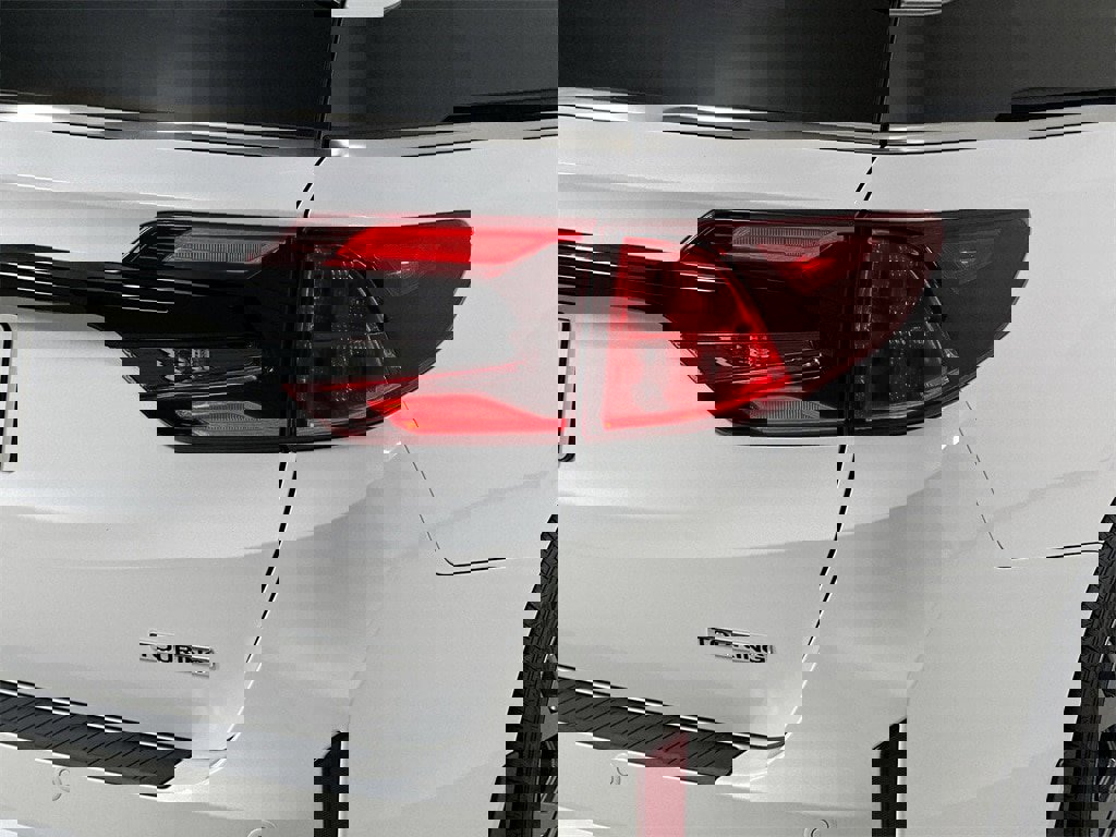 New 2025 Honda Odyssey Touring image 20