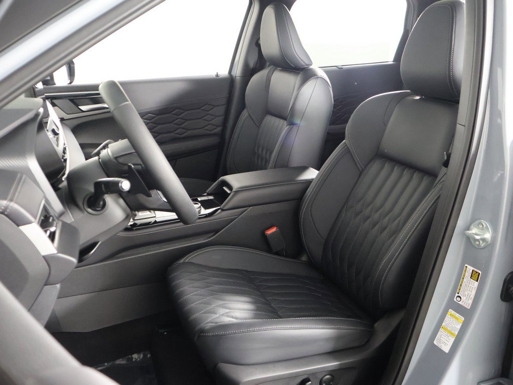 New 2026 Mitsubishi Outlander SEL image 35