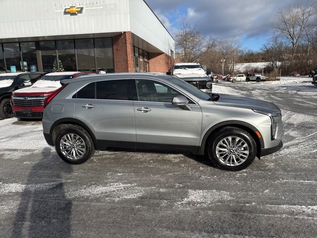 Used 2024 Cadillac XT4 Premium Luxury image 7