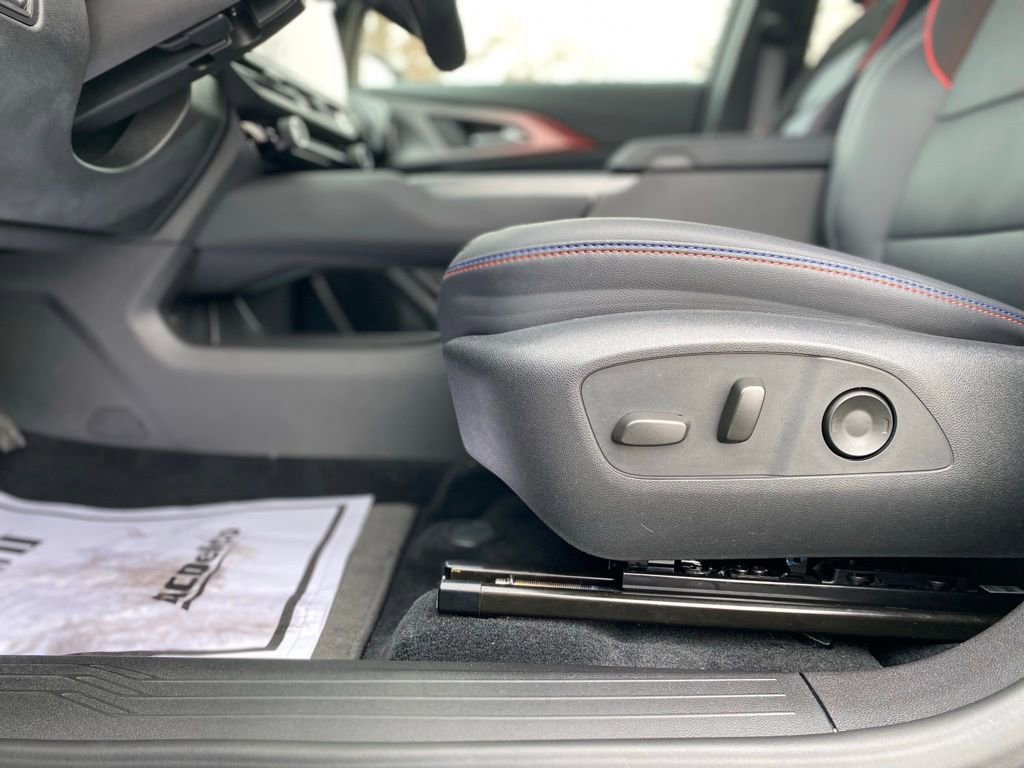 Used 2025 Chevrolet Equinox EV RS image 21