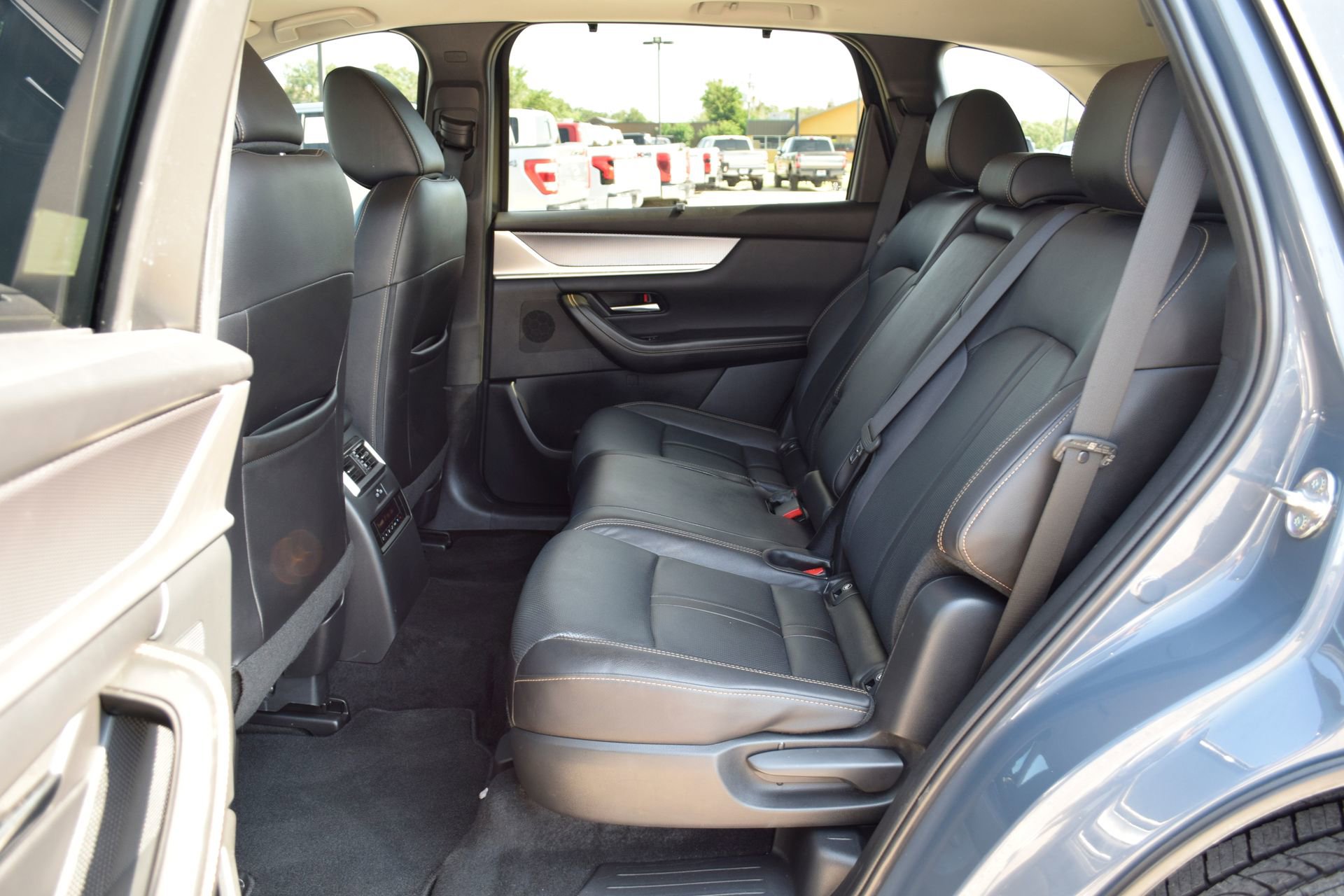 Used 2025 MAZDA CX-70 3.3 Turbo w/ Preferred Package AWD/4WD image 20
