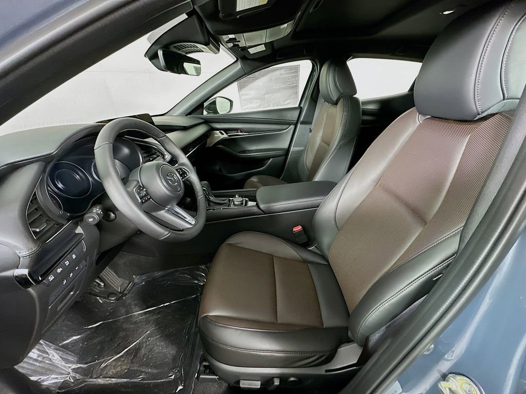 New 2026 MAZDA MAZDA3 Hatchback w/Premium Plus Pkg image 28