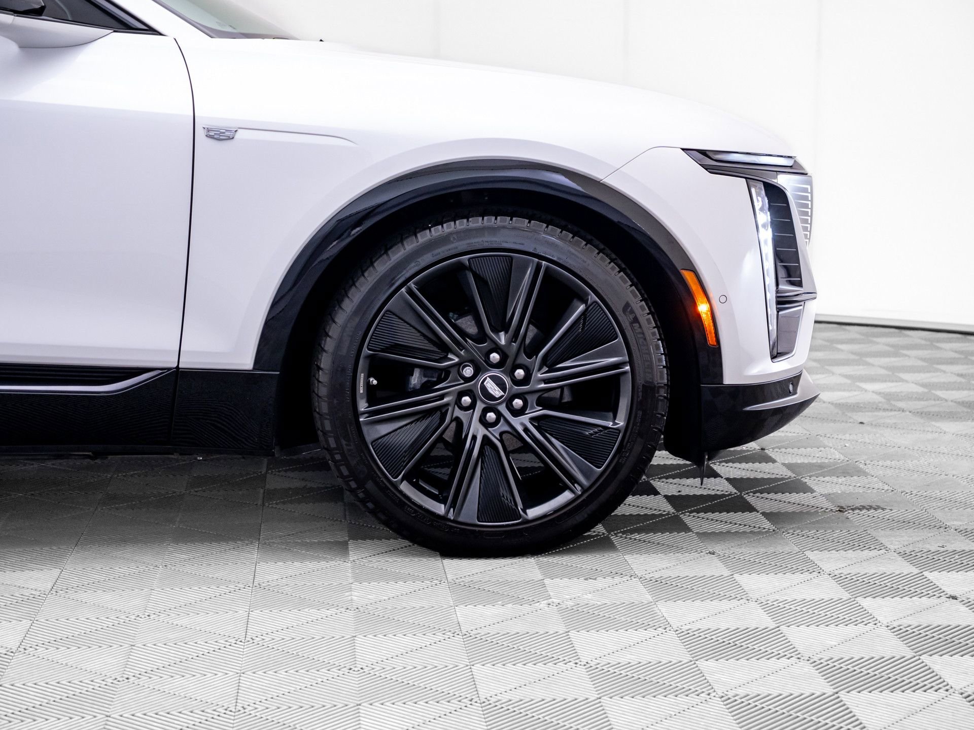 Certified 2025 Cadillac Lyriq Sport w/ Nappa Leather Package image 37