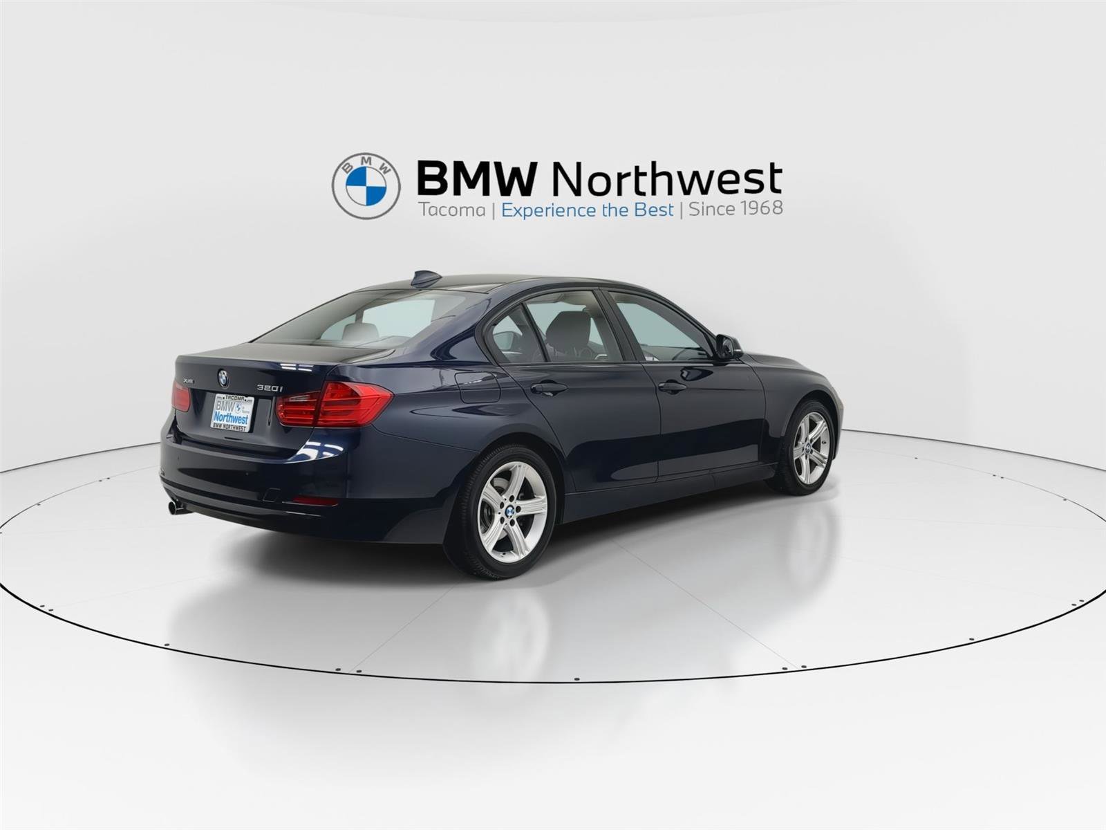 Used 2014 BMW 320i xDrive Sedan image 3