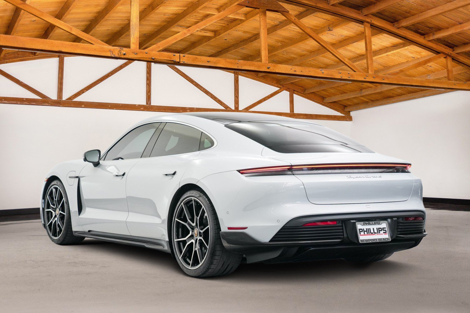 Used 2022 Porsche Taycan Turbo S AWD/4WD image 3