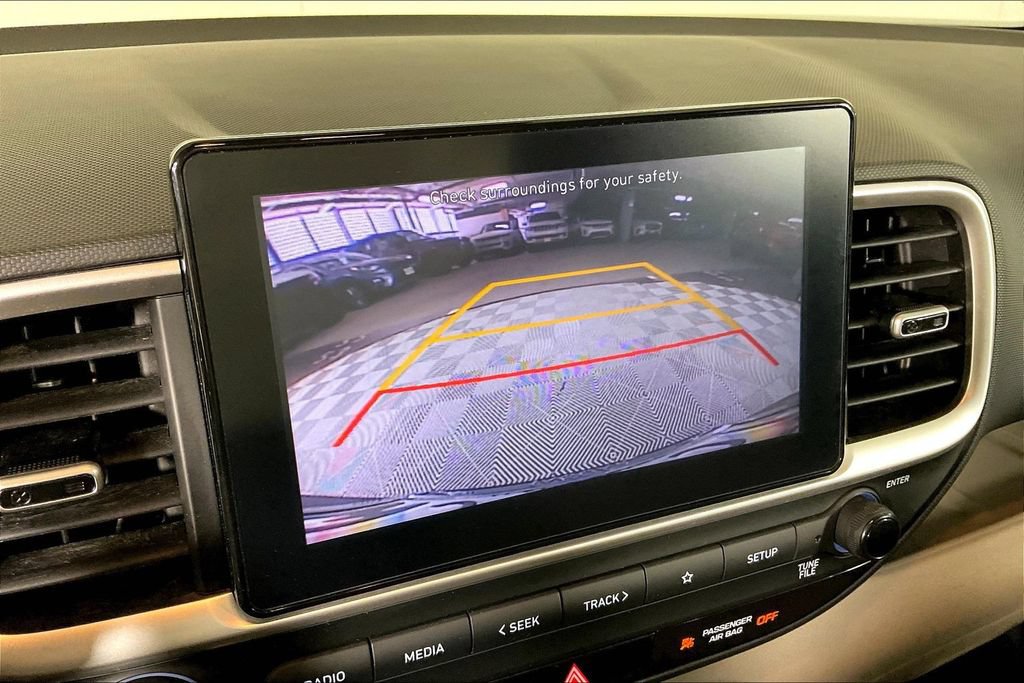 Used 2022 Hyundai Venue SEL FWD image 21