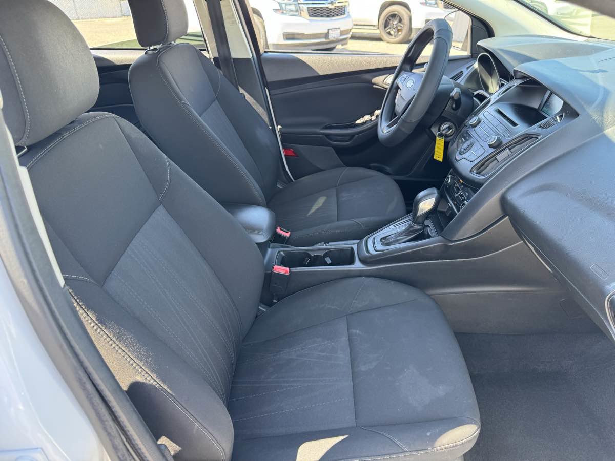 Used 2017 Ford Focus SE FWD image 12