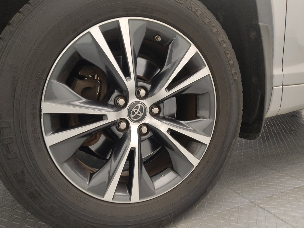 Used 2018 Toyota Highlander Plus image 31