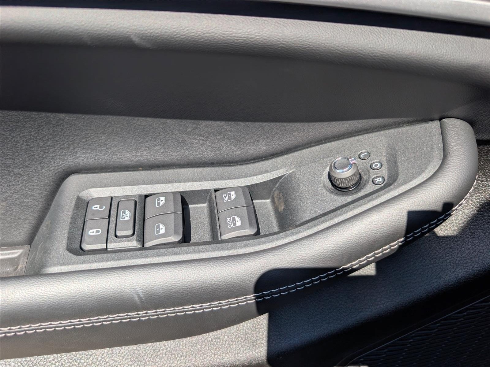 New 2027 Jeep Grand Cherokee Altitude AWD/4WD image 15