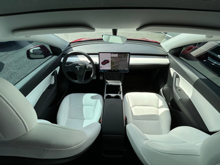 Used 2022 Tesla Model Y Performance image 12