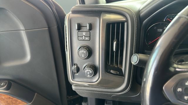Used 2018 Chevrolet Silverado 2500 High Country AWD/4WD image 16