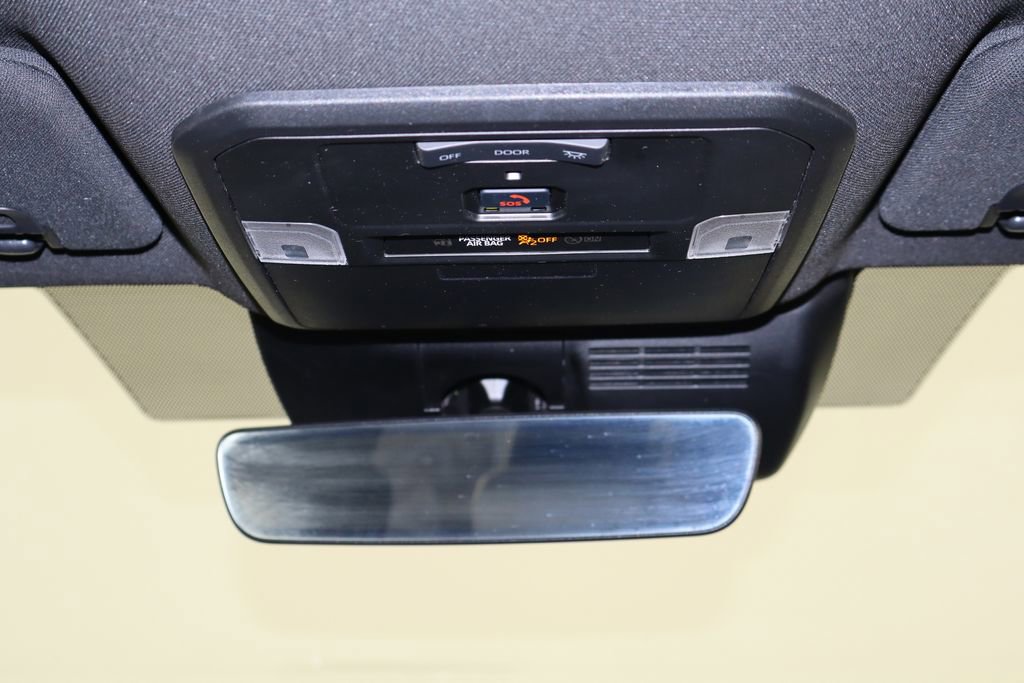 Used 2025 Toyota Tacoma SR5 AWD/4WD image 24