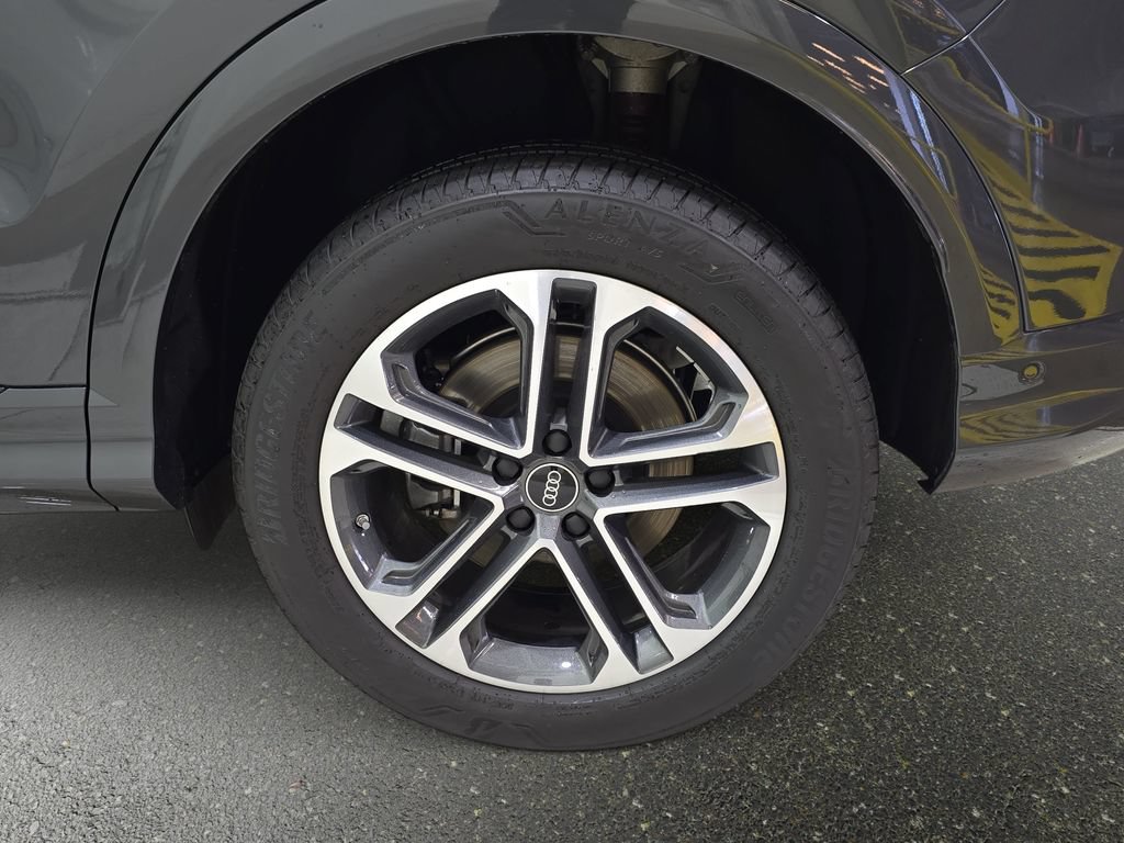Used 2025 Audi Q5 Premium w/ Premium Plus AWD/4WD image 37