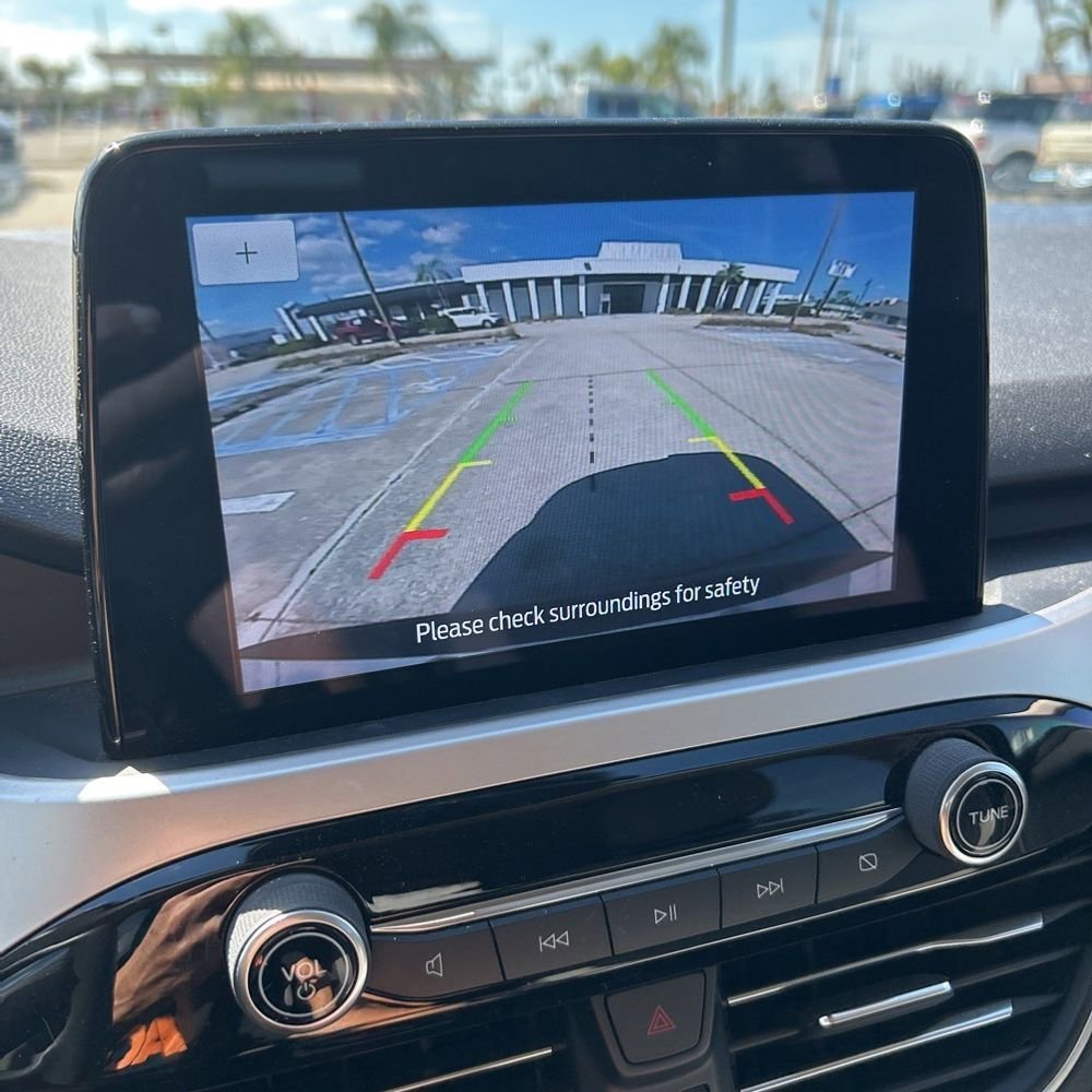 Used 2020 Ford Escape SE image 11