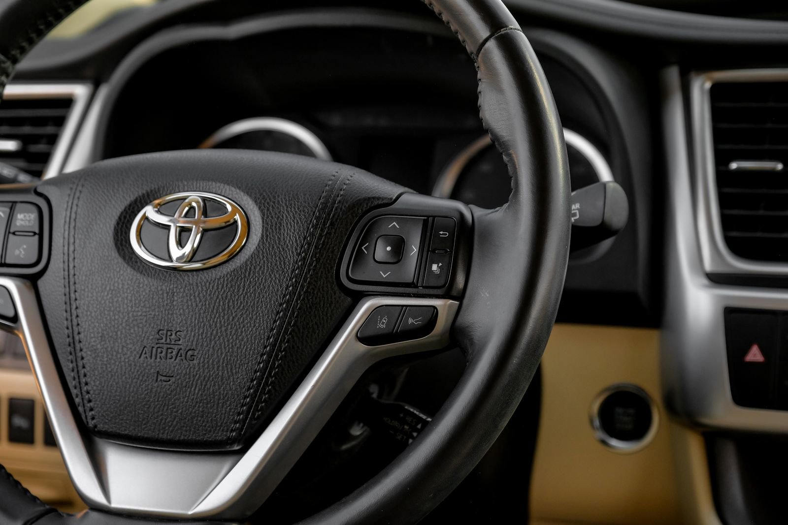 Used 2019 Toyota Highlander Limited FWD image 20
