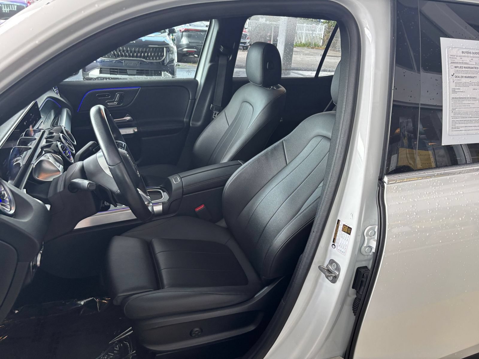 Used 2025 Mercedes-Benz GLB 250 image 39