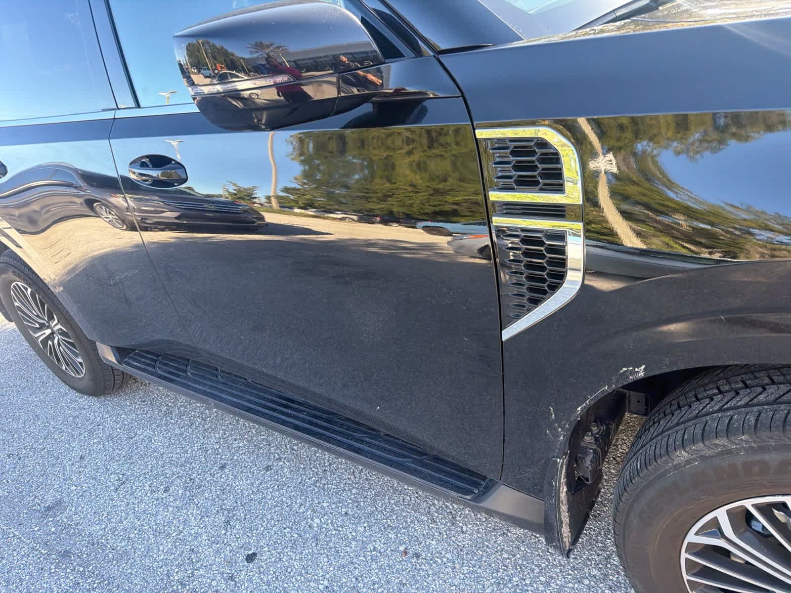 Used 2025 Nissan Armada SL w/ Captain's Chari Seat Package AWD/4WD image 24