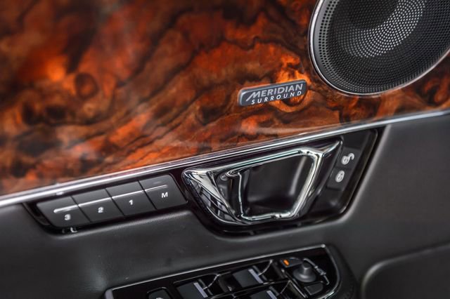 Used 2018 Jaguar XJ R-Sport RWD image 50