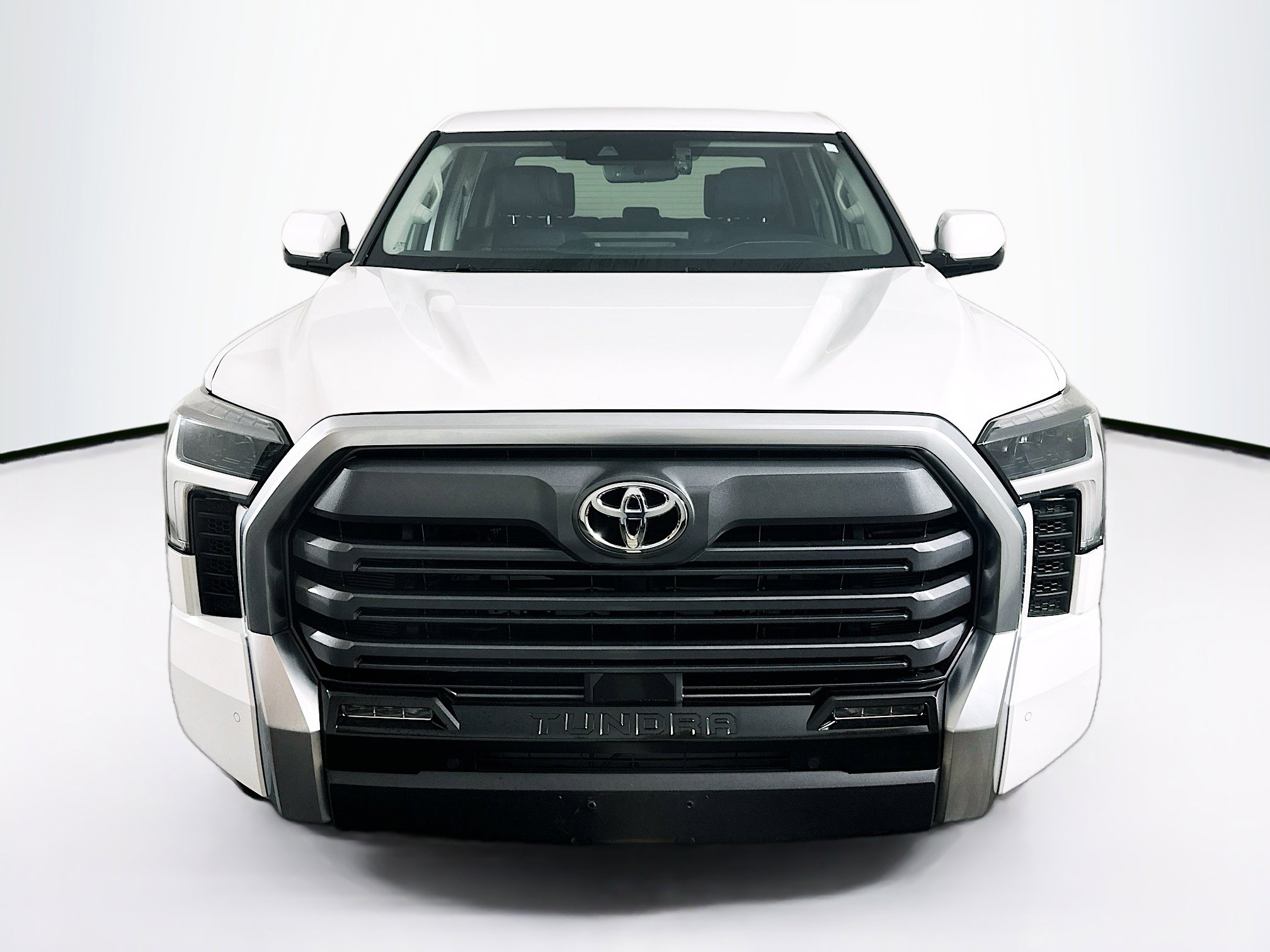 Used 2024 Toyota Tundra Limited w/ Power Package AWD/4WD image 2