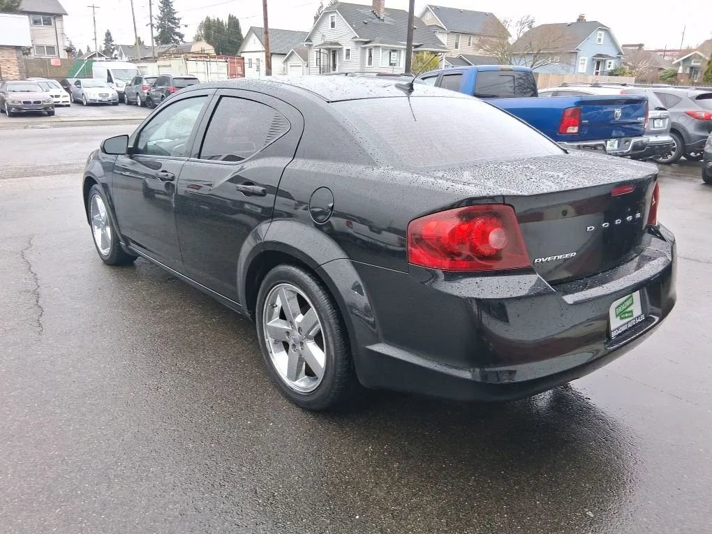 Used 2013 Dodge Avenger SE FWD image 5
