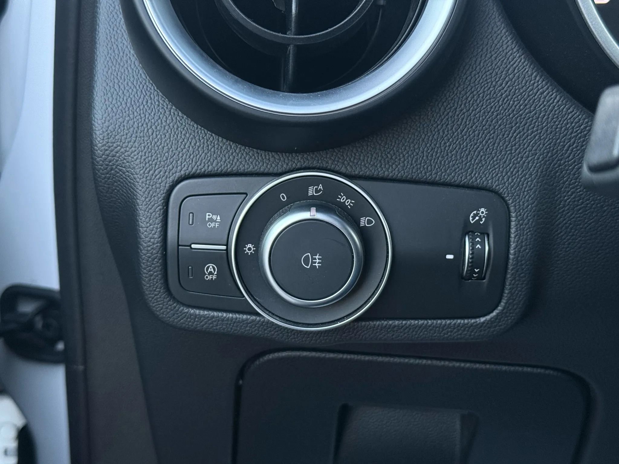 Used 2022 Alfa Romeo Stelvio Sprint image 38