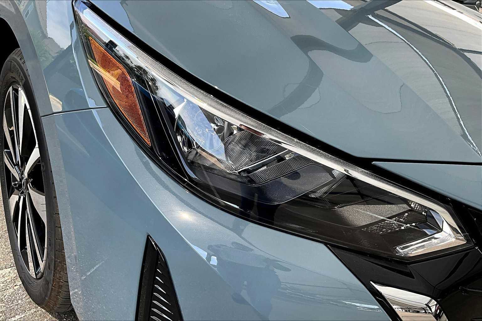 New 2025 Nissan Sentra SV w/ SV Premium Package image 18