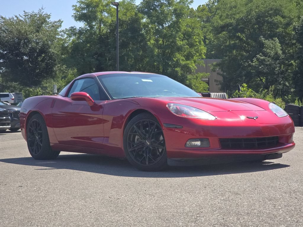 Used 2005 Chevrolet Corvette Coupe w/ Preferred Equipment Group RWD image 2