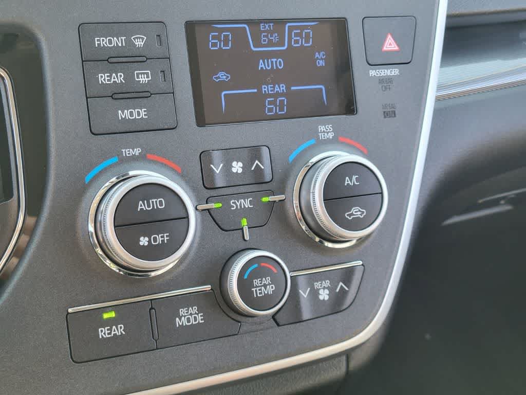 Used 2020 Toyota Sienna SE w/ Carpet Mat Package FWD image 23