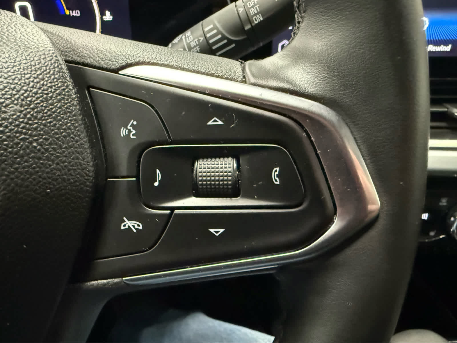 Used 2025 Chevrolet Trax LT w/ Driver Confidence Package FWD image 13