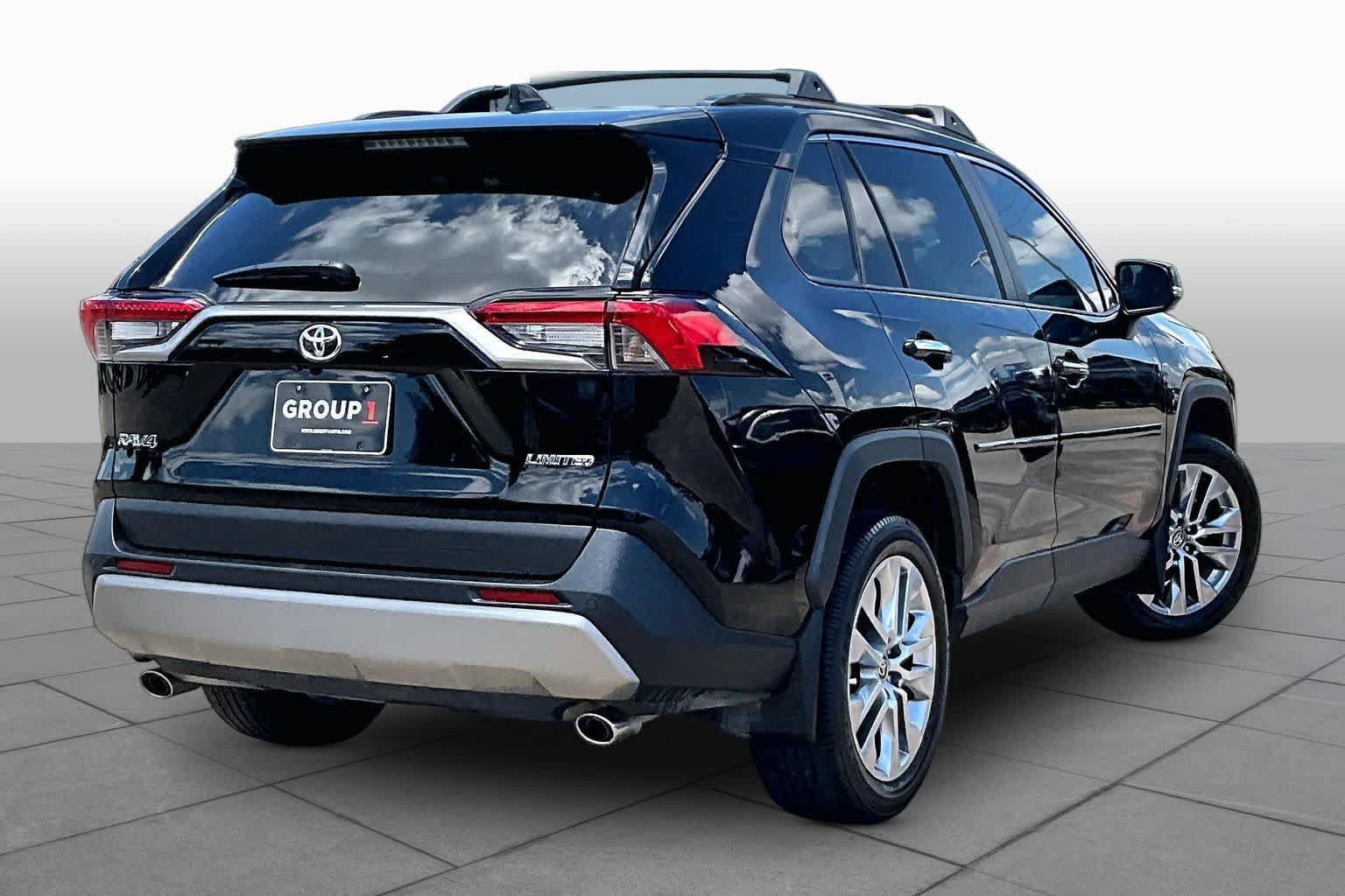 Used 2024 Toyota RAV4 Limited FWD image 13