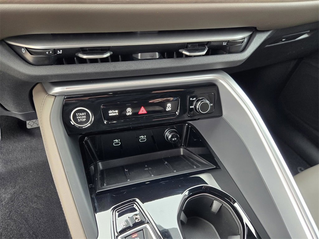 New 2025 Audi Q5 Prestige image 23