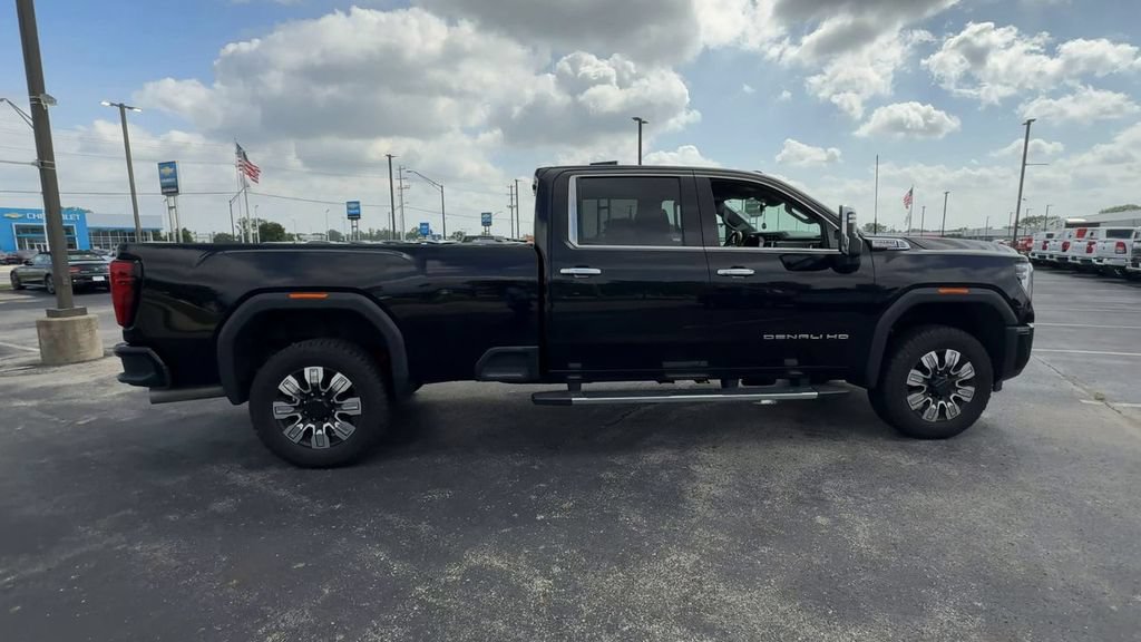 Used 2024 GMC Sierra 3500 Denali w/ Denali Reserve Package AWD/4WD image 9