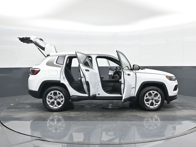 Used 2025 Jeep Compass Sport w/ Mopar Graphics Package AWD/4WD image 46