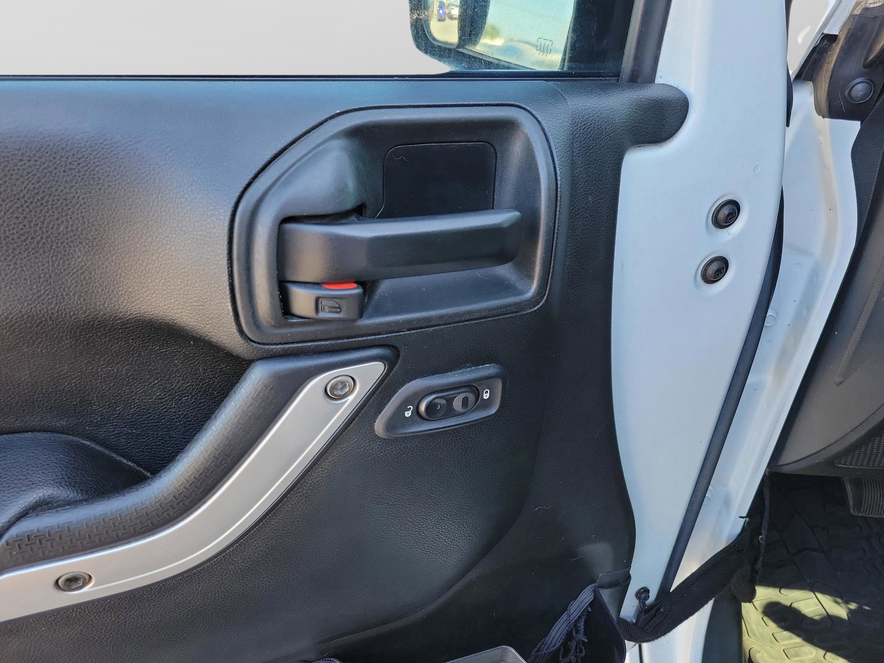 Used 2017 Jeep Wrangler Unlimited Sahara w/ Max Tow Package image 29